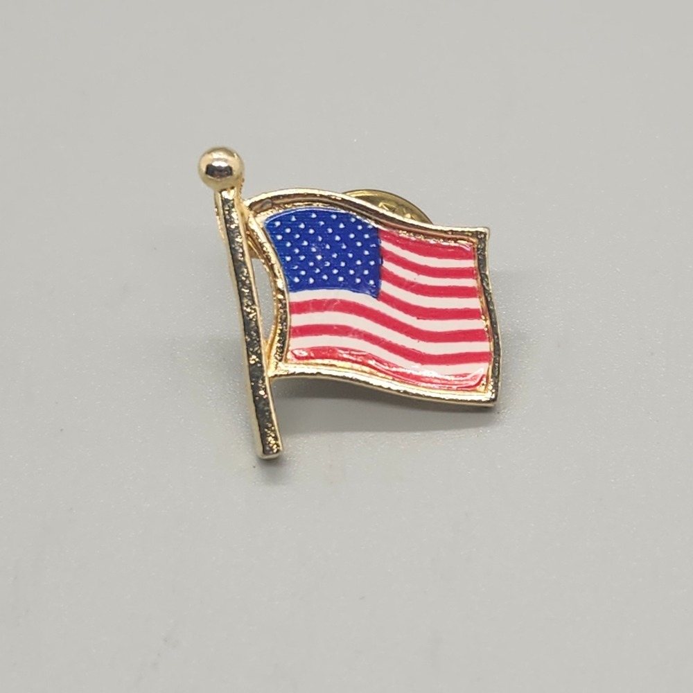 Lapel Pin American Flag Star And Stripes United States USA Patriotic Gold Tone